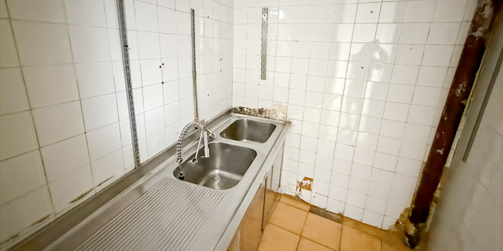 local commercial à BORDEAUX (33000)